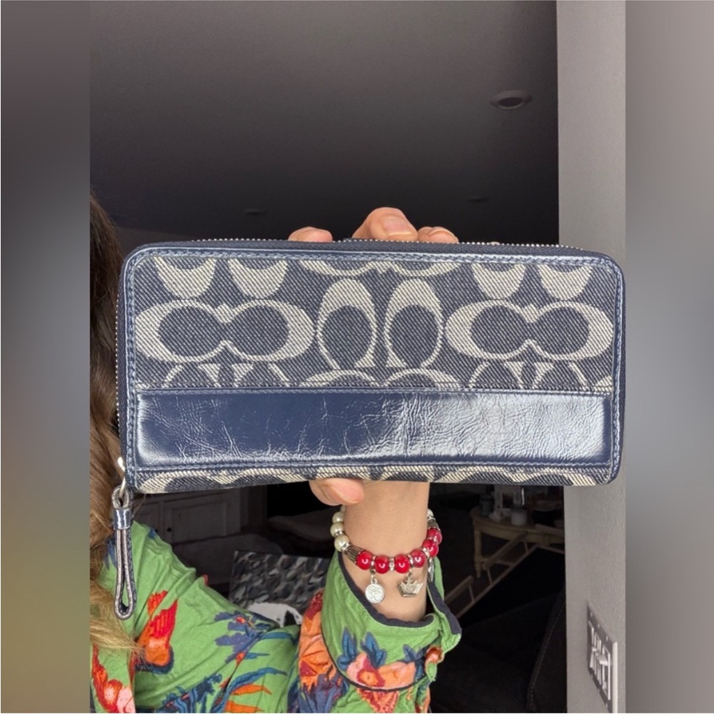Coach Legacy Denim Blue and Cream Signature Wallet Y2K NWOT - Picture 10 of 17